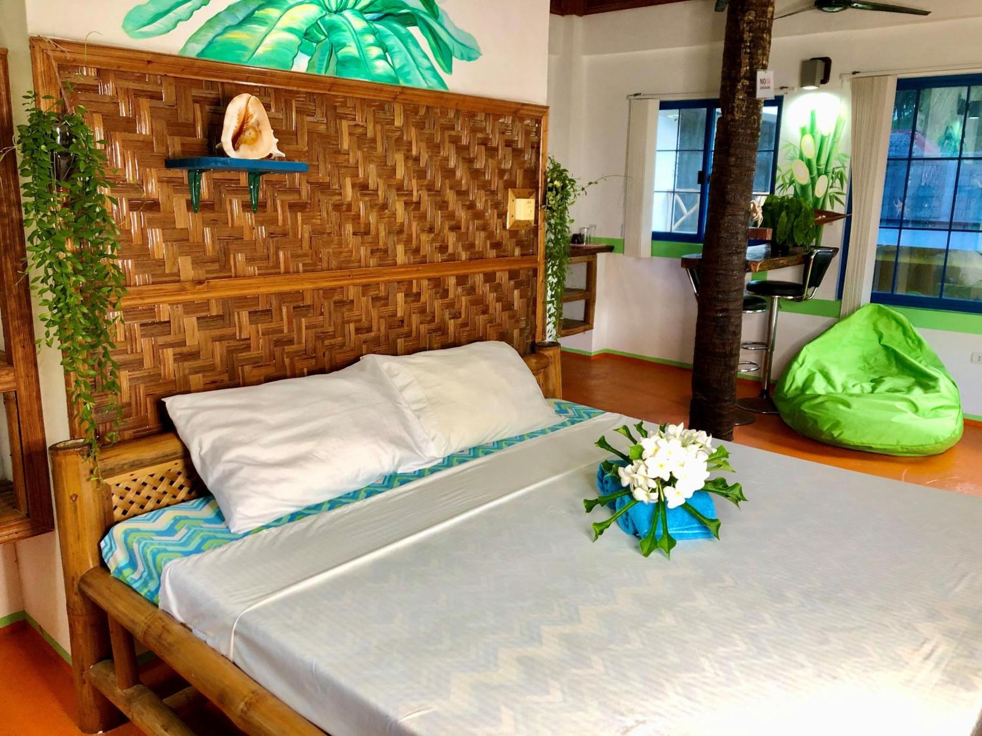 Apo Diver Beach Resort San Juan  Pokoj fotografie